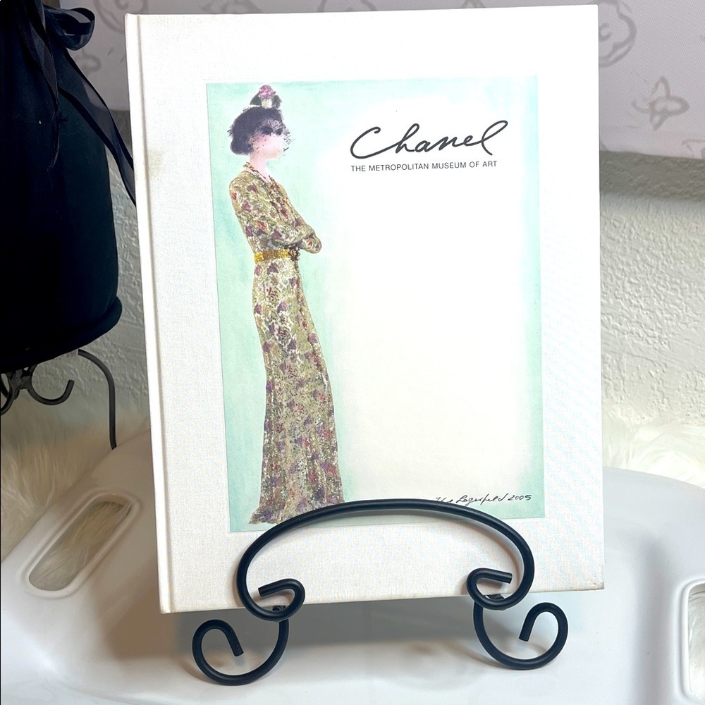 CHANEL Metropolitan Museum Of Art Book Harold Koda